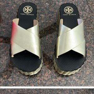 Tory Burch Scalloped Wedge Flip Flop Real Vegan Leather size 6